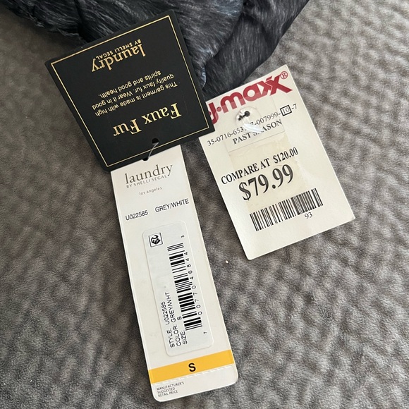 Brand new coat - Picture 4 of 4